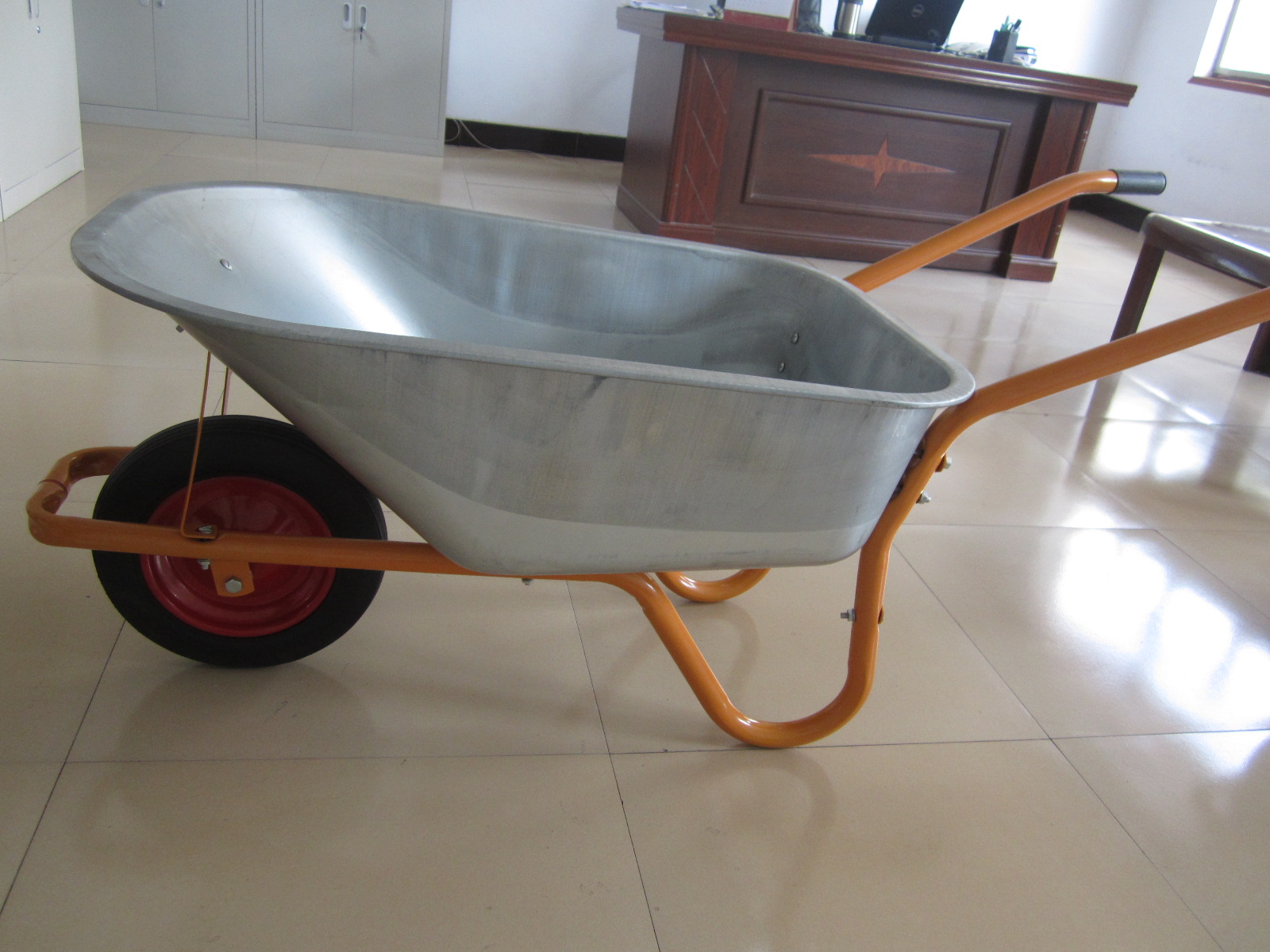 wheelbarrow wb8500